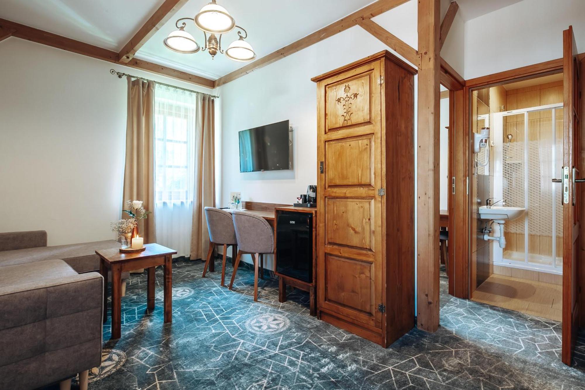 Goralski Gosciniec & Spa Poronin Bagian luar foto